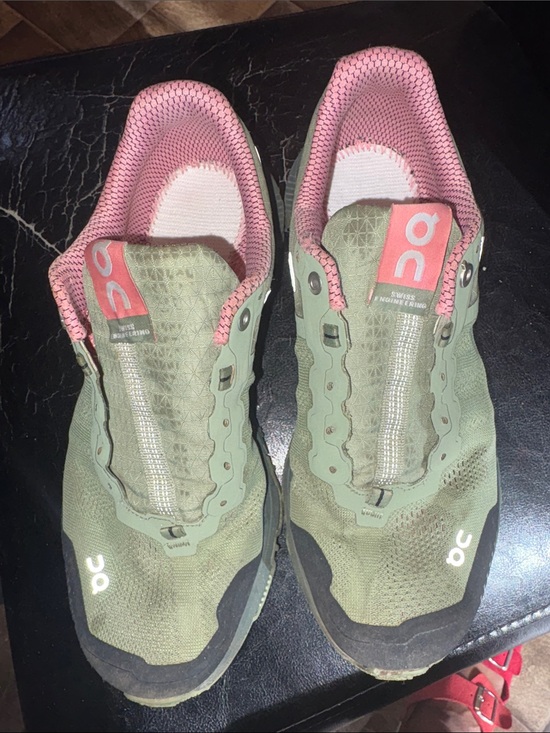On Running Shoes - On Running Women’s Trail Runners in Olive and Pink